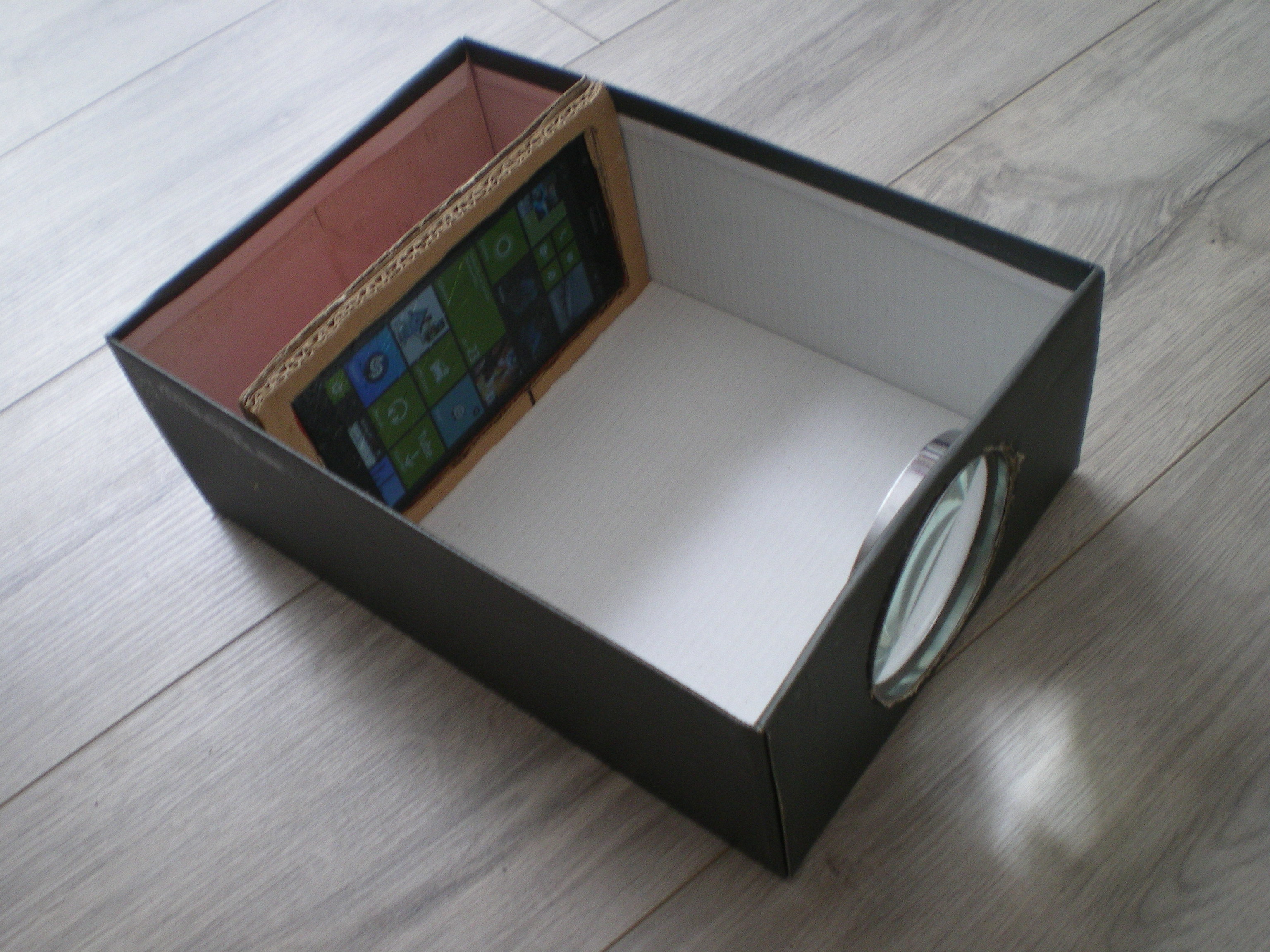 Tutoriel DIY Comment fabriquer un vidéoprojecteur à 5€