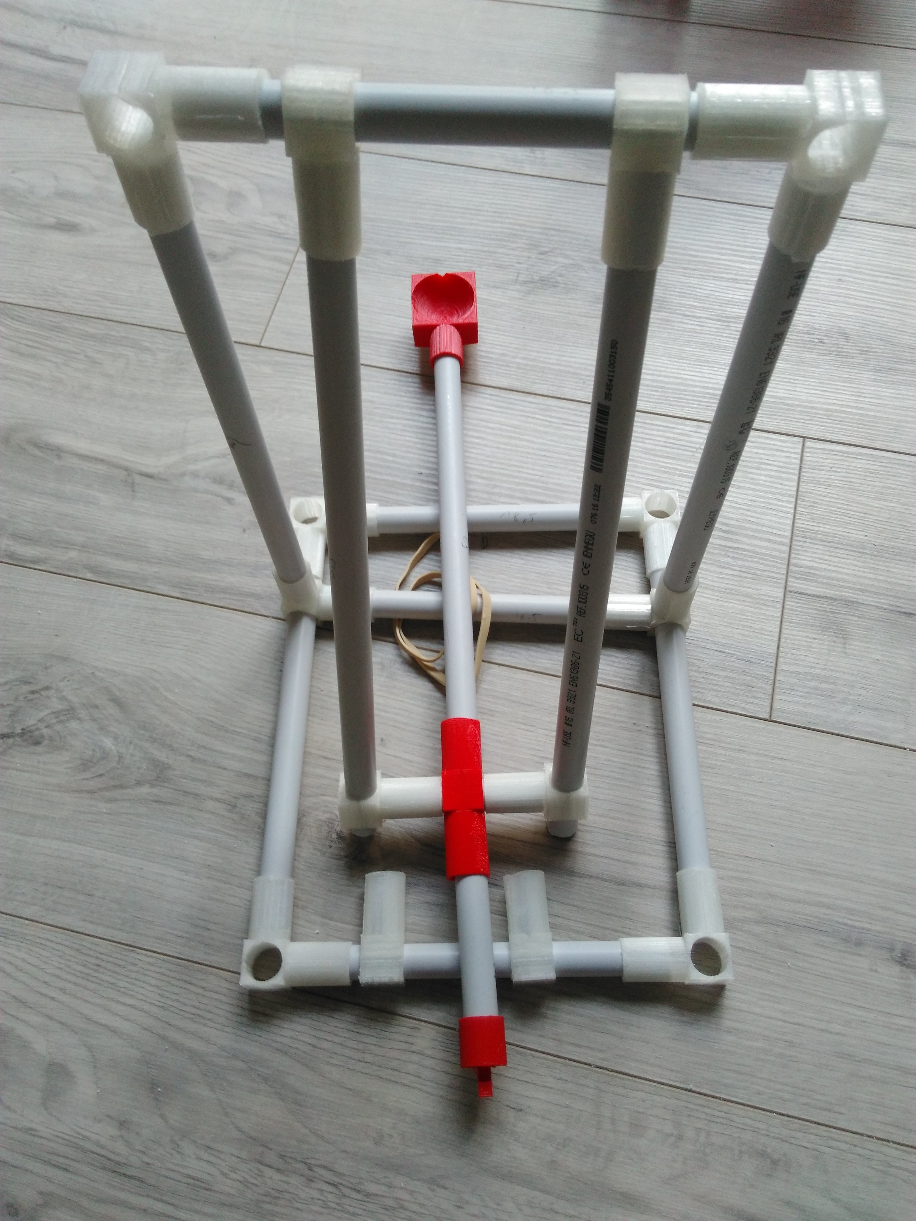Tutoriel DIY Fabriquer une catapulte avec des tubes en pvc et de l