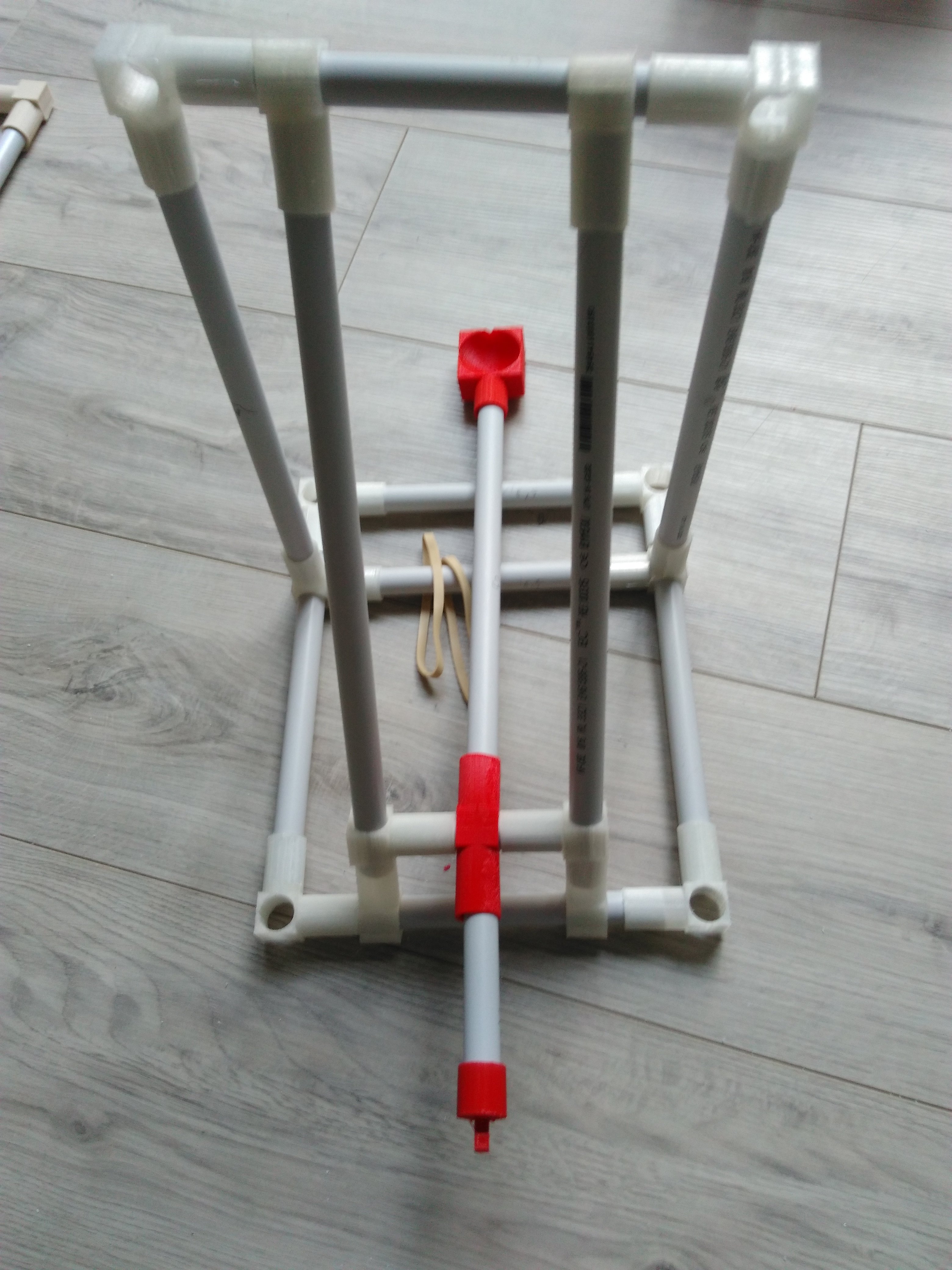 Tutoriel DIY Fabriquer une catapulte avec des tubes en pvc et de l