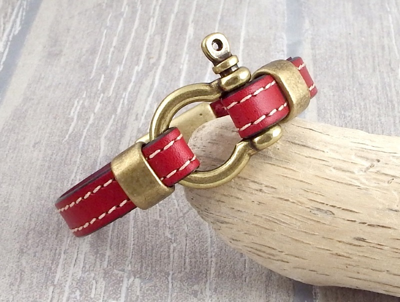Tutoriel bracelet cuir rouge couture manille bronze